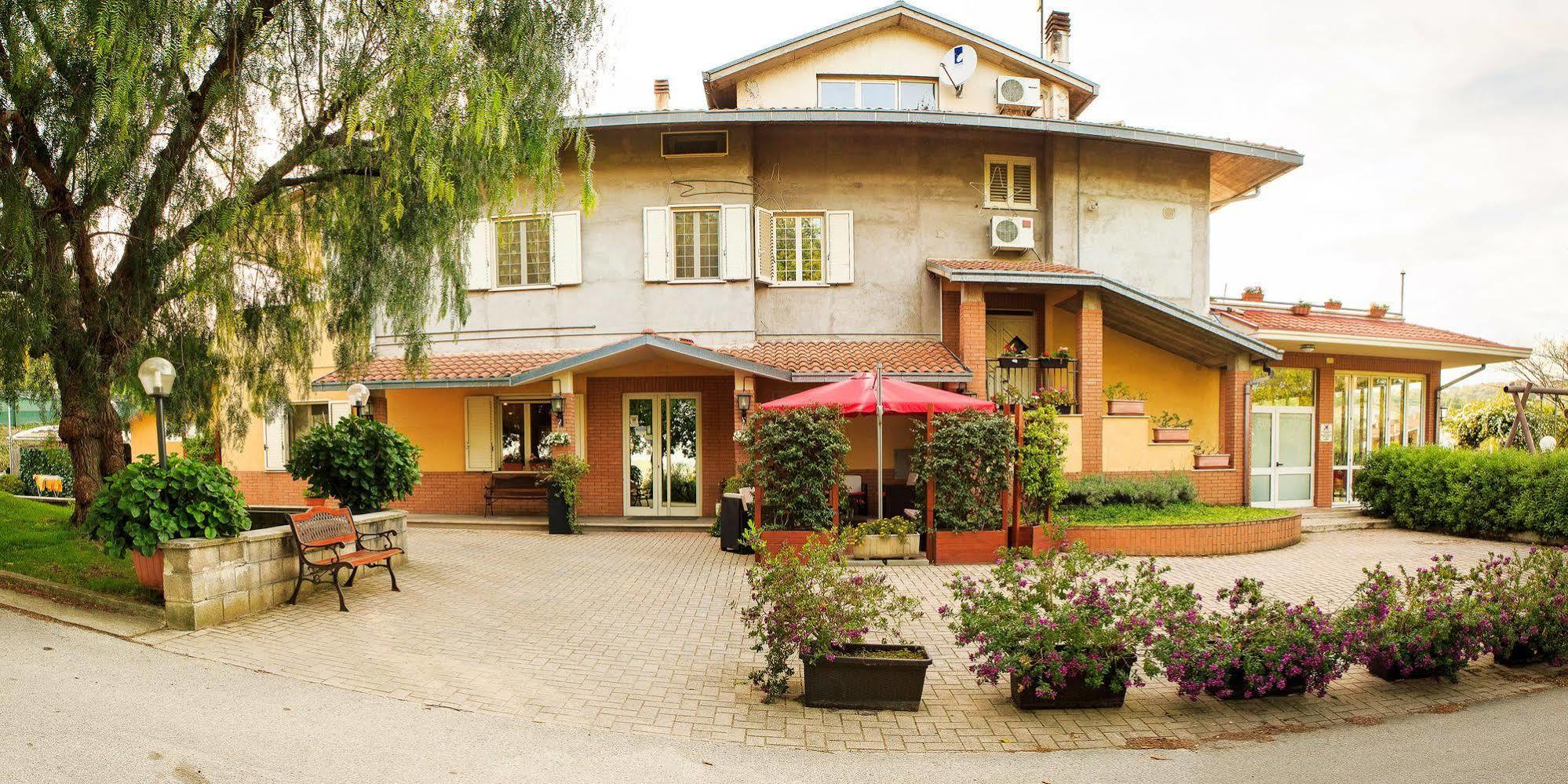Eden Aparthotel 3*
